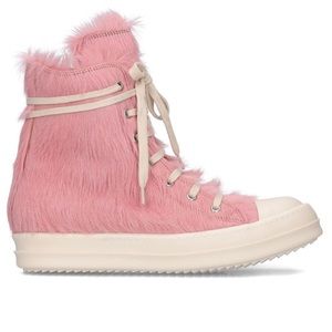 Rick Owens
LONG HAIR RAMONES SNEAKER / 41
Sold out everywhere worn one time